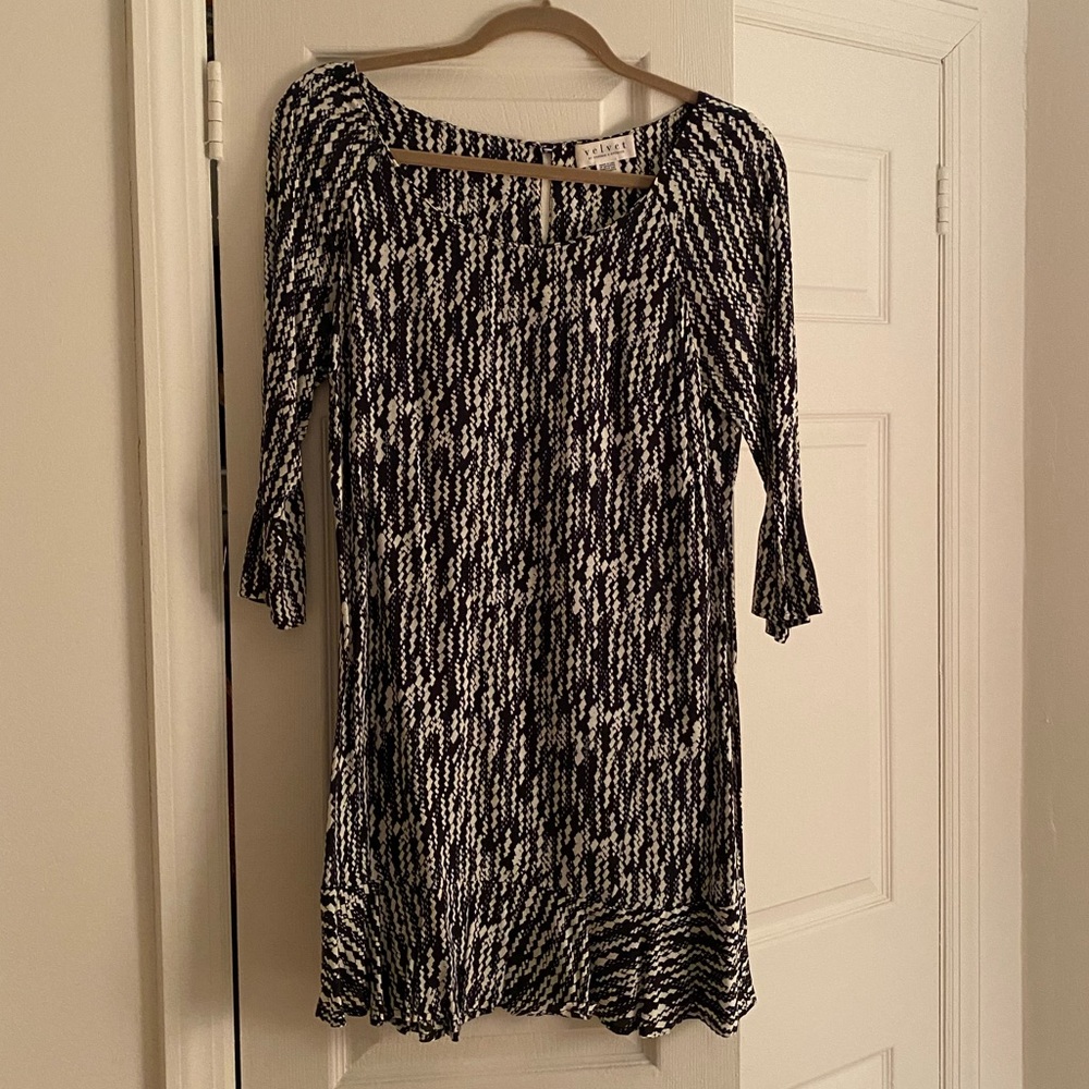 Velvet by Graham&Spencer 3/4 sleeve flutter dress